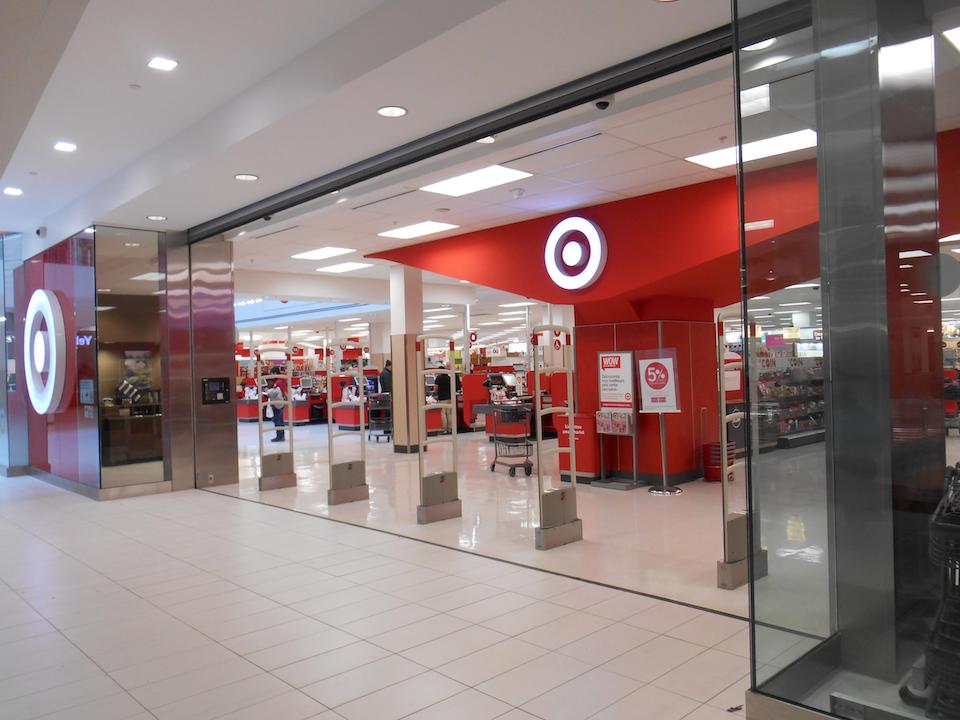 Target,_place_Alexis-Nihon