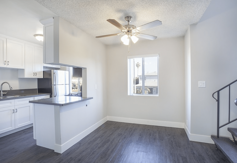 2233 South Ridgeley Drive #210 LA