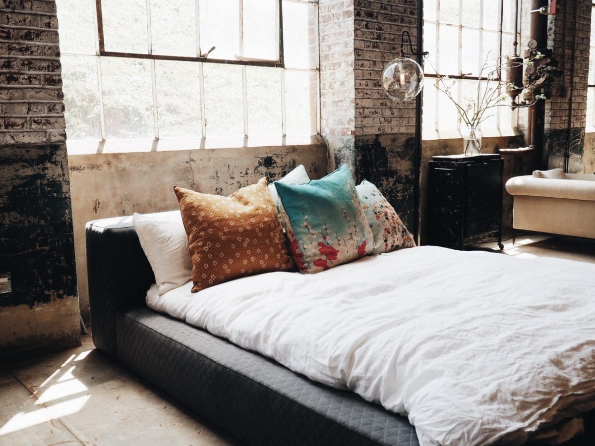 bedroom anna-sullivan-635346-unsplash