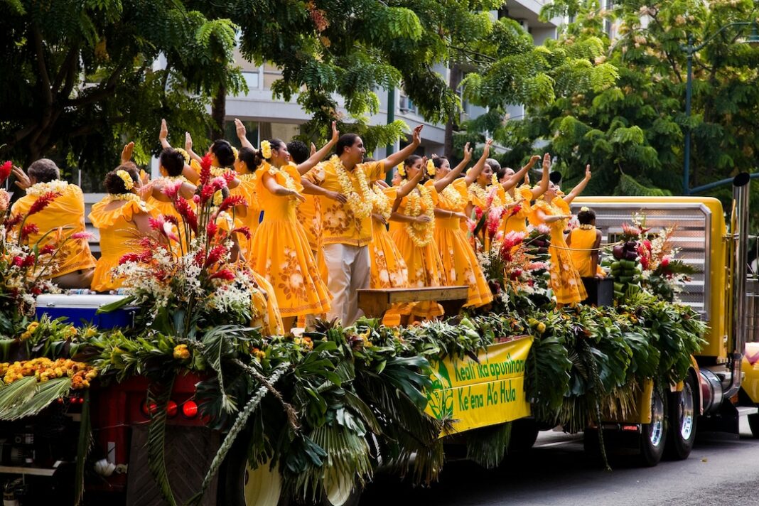 US_Army_51982_Aloha_spirit_on_display_at_floral_parade