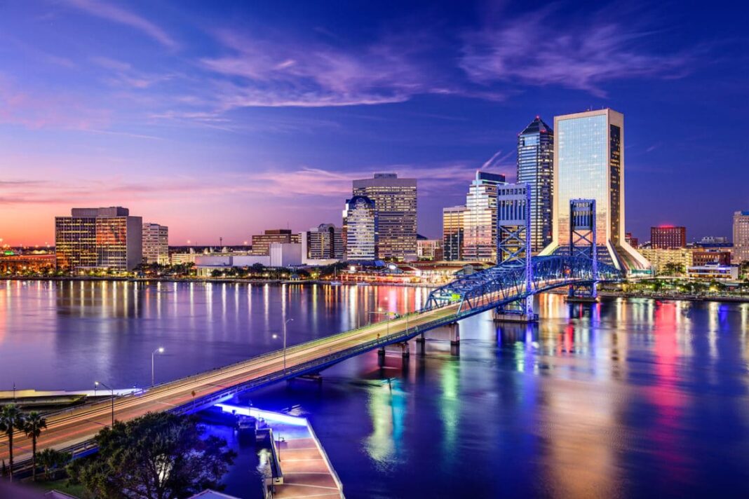 Jacksonville, Florida, USA skyline at night
