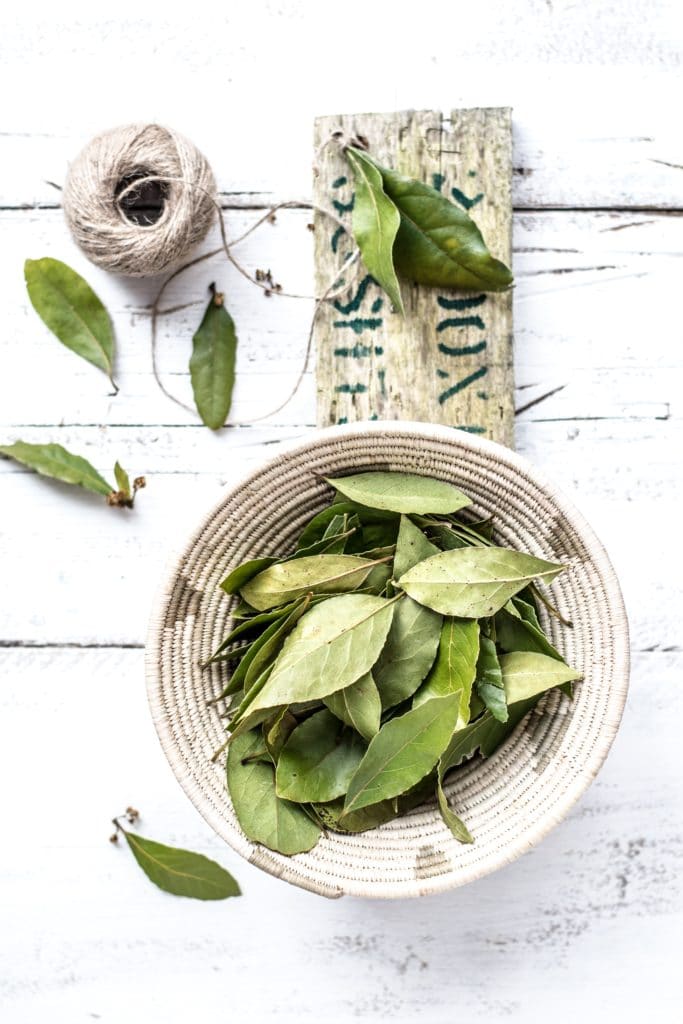 Herbs monika-grabkowska-663126-unsplash