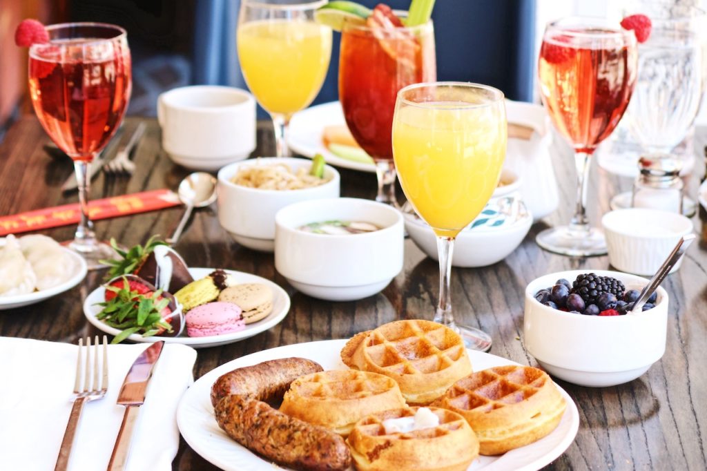 bottomless brunch table