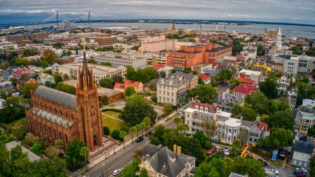 best Charleston places to live