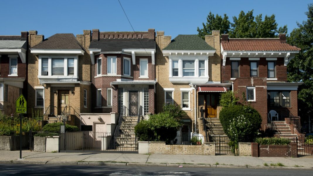 where to live Queens, NY