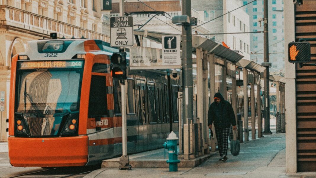 Learn about the pros and cons of living in Houston. 