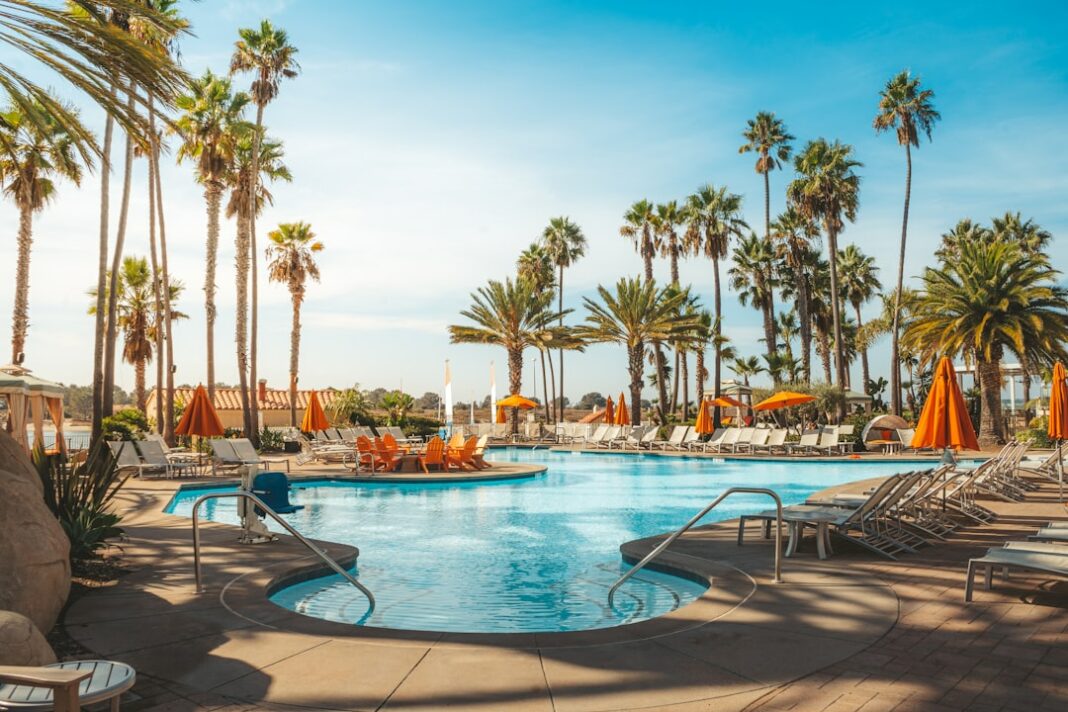 San Diego is a beautiful place to live, but there are options nearby that are just as great, offering coastal living and great weather—so you can enjoy palm trees and pools outside of the city. 