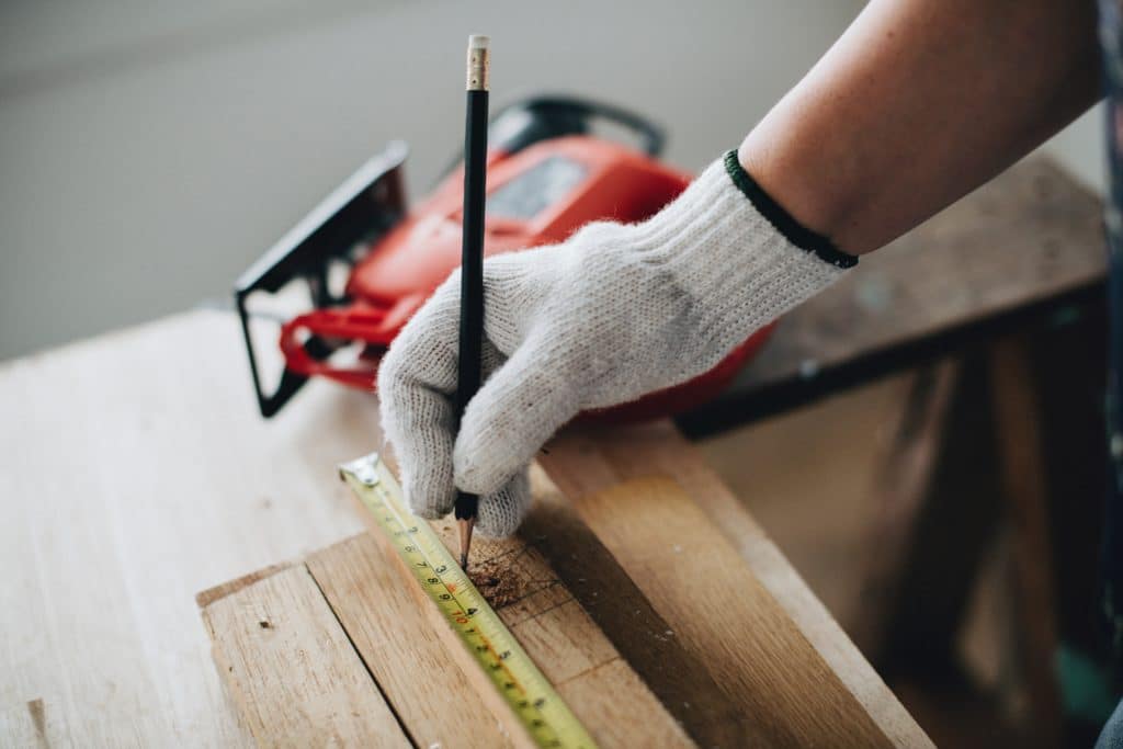 builder-building-carpenter-1573829